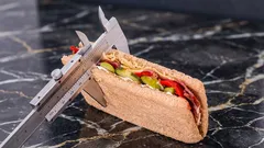 Podemos confiar no número de calorias indicado na embalagem? Um nutricionista responde